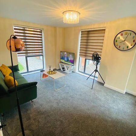 Beautiful And Modern 2 Bedroom Flat In Colindale Edgware Exterior photo